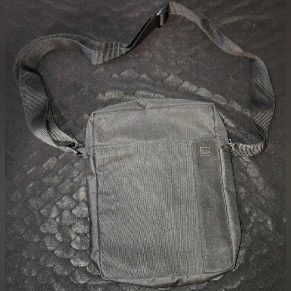 Go Travel Crossbody Messenger Bag, Black Nylon Shoulder Pouch